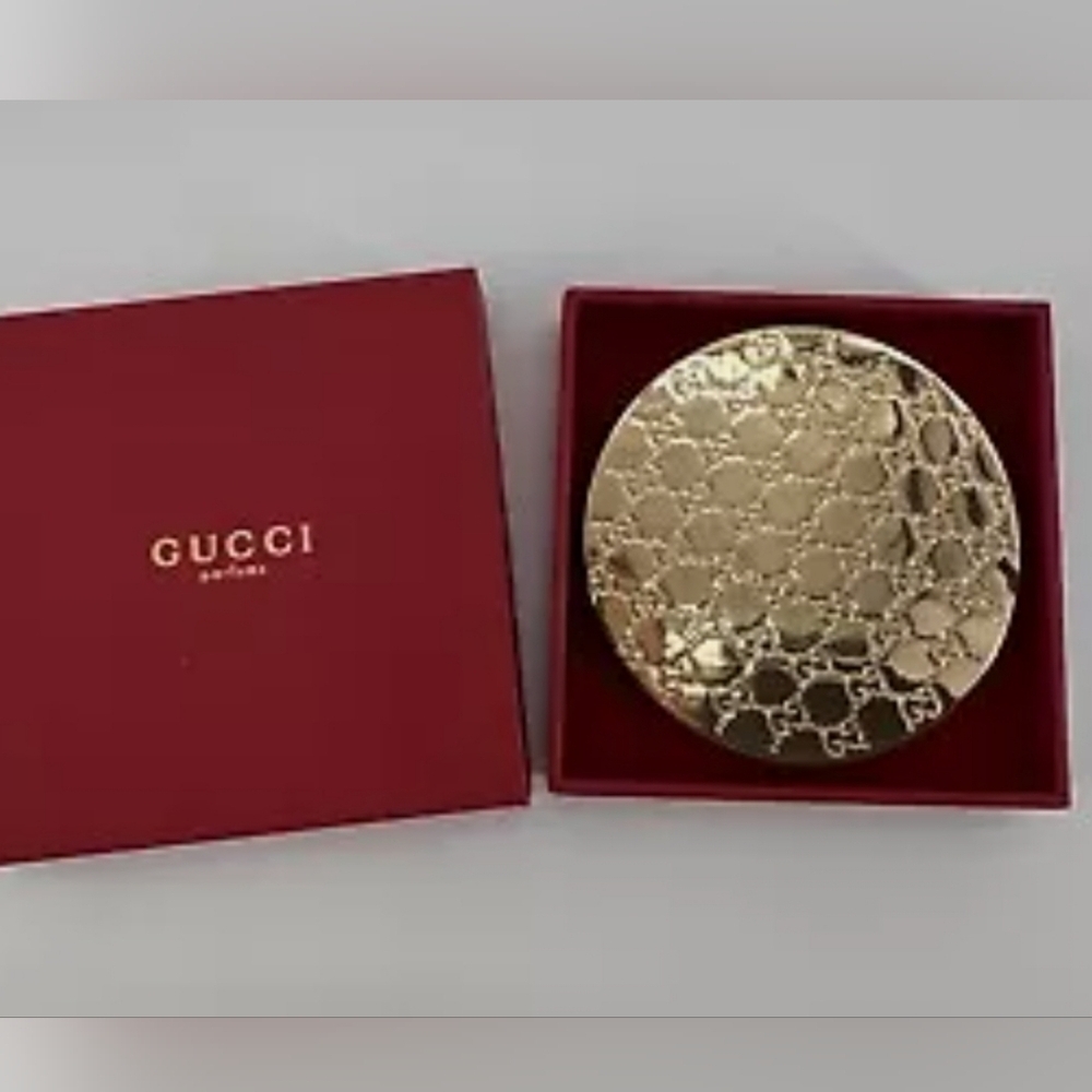 Gucci Gold Metallic Leather Compact NEW - Picture 1 of 3